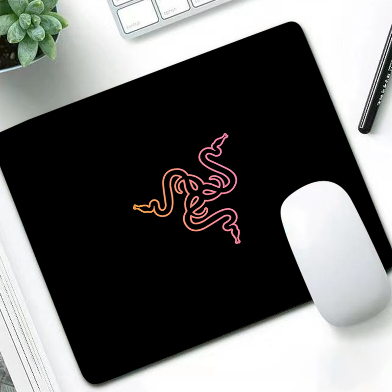 Desk Setup Accessories - Razer Lüks Mouse Pad Anime Oyuncu